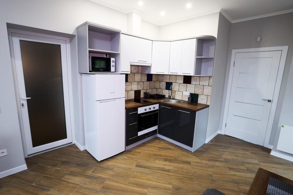 Kitchen or kitchenette, dishwasher