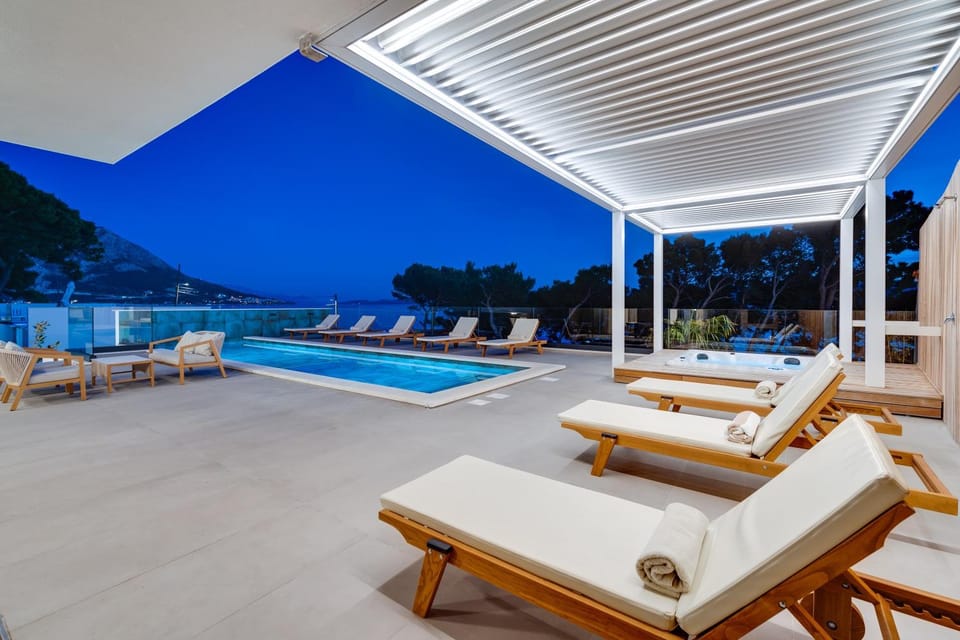 Patio, Natural landscape, Pool view, Swimming pool, sunbed