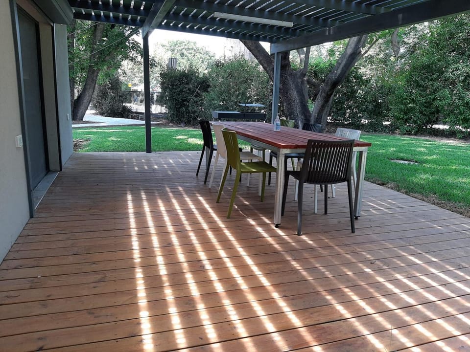 Patio, Off site, BBQ facilities, Balcony/Terrace, Seating area, Street view
