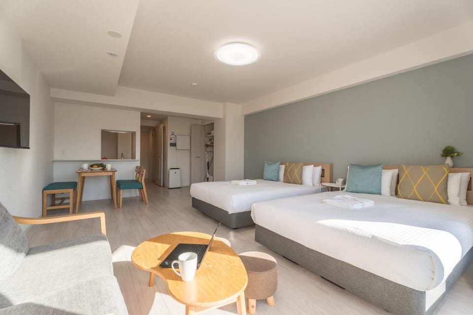 Bed, TV and multimedia, Living room, Photo of the whole room, Dining area, Bedroom, wardrobe