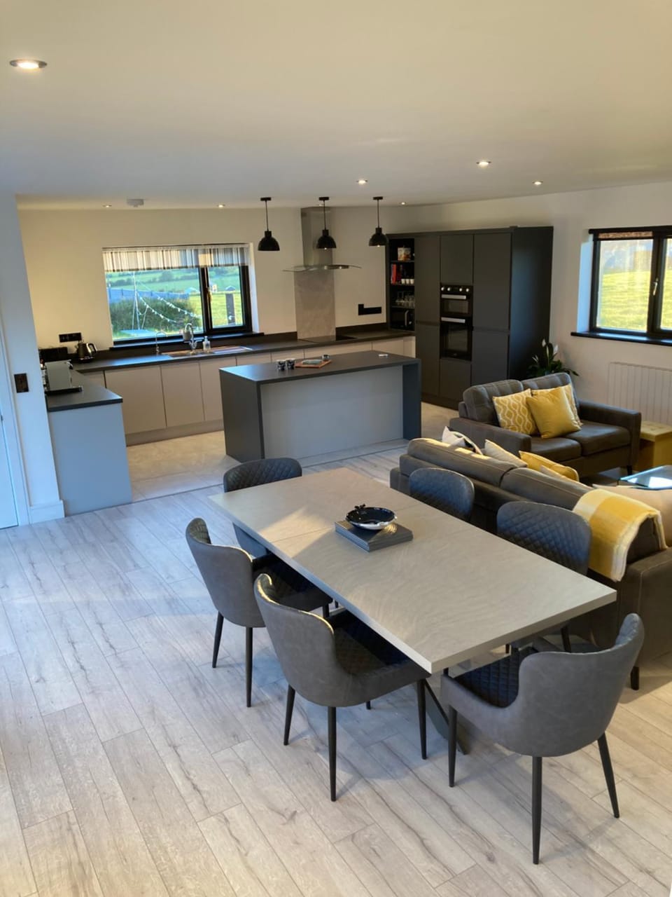 Living room, Dining area