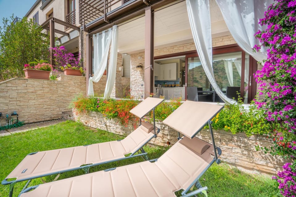 Patio, Garden