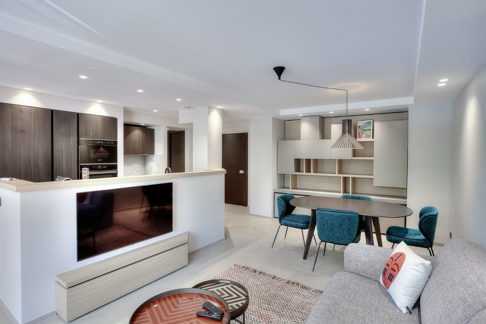 Kitchen or kitchenette, Living room, Dining area