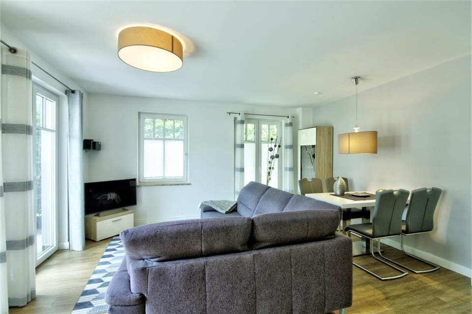 Villa Rosa, App 1 - Bade- & Erlebniswelt täglich inklusive Apartment in Sellin