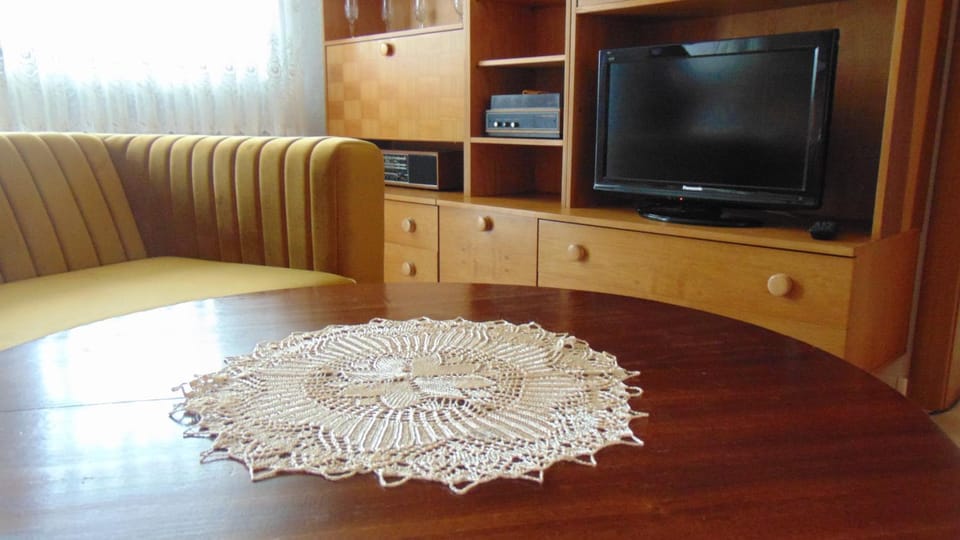 Communal lounge/ TV room, TV and multimedia, Living room, Seating area