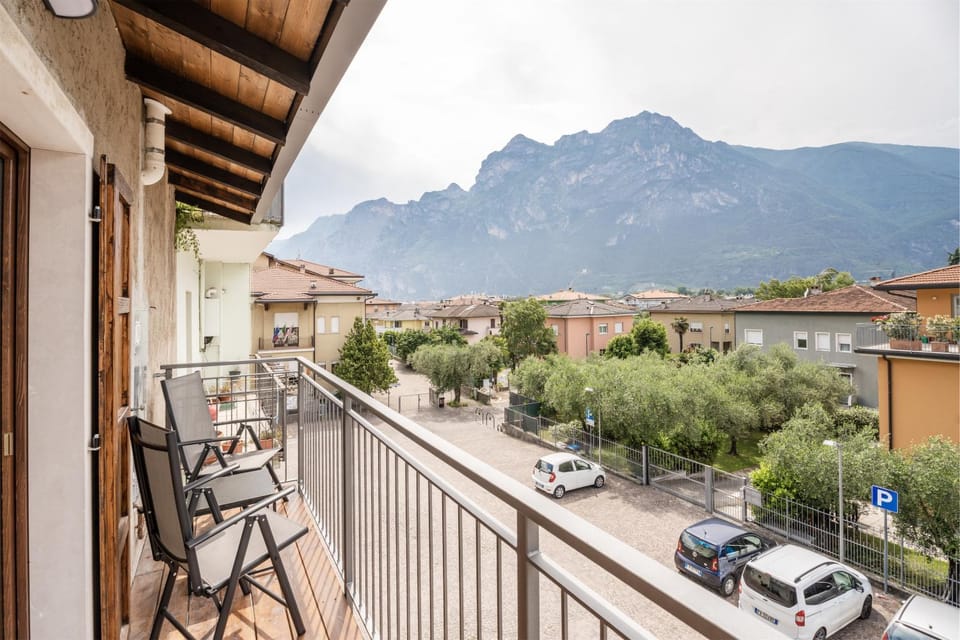 Property building, Balcony/Terrace, City view, Mountain view