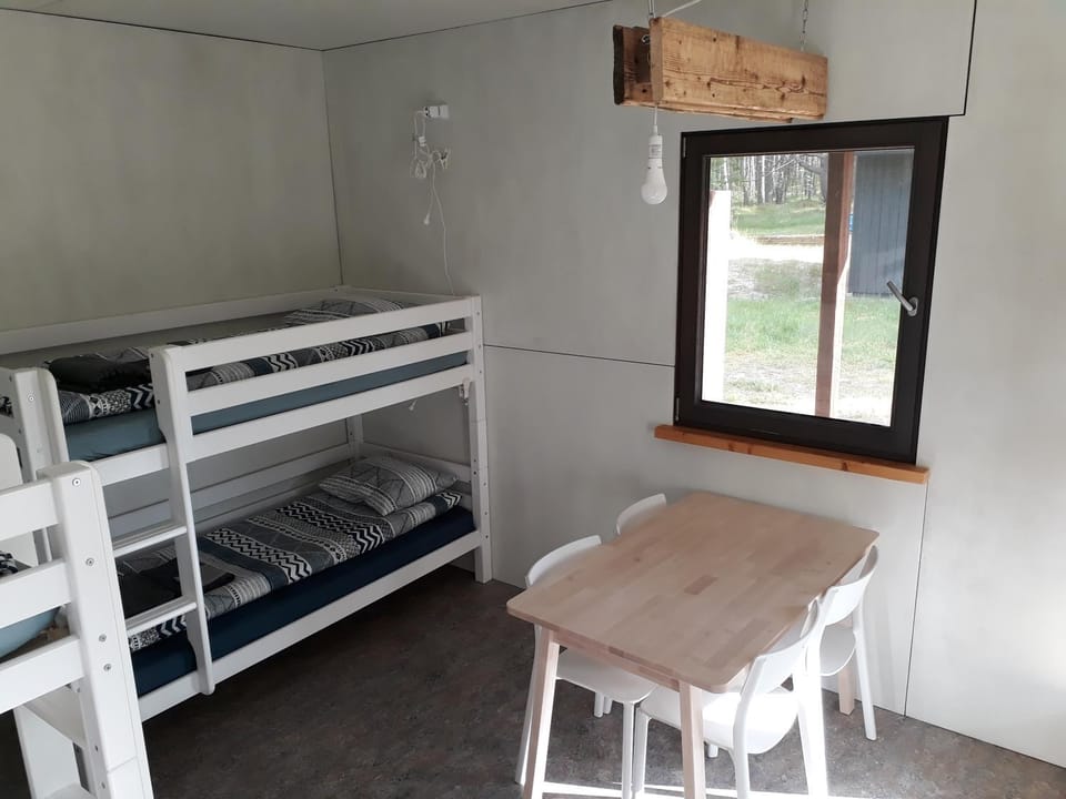 Bed, Dining area, Bedroom, bunk bed