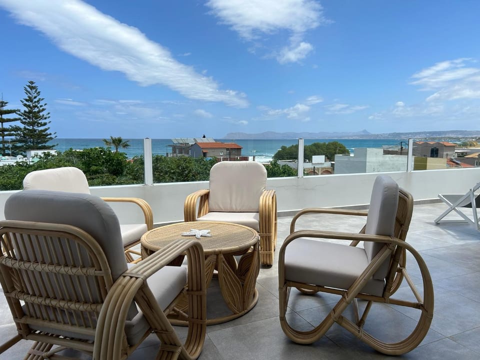 Patio, Balcony/Terrace, Seating area