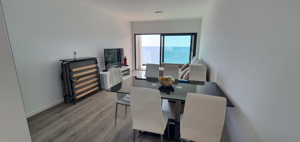 Apartamento T2-5m Aeroporto CR7 Apartment in Madeira District