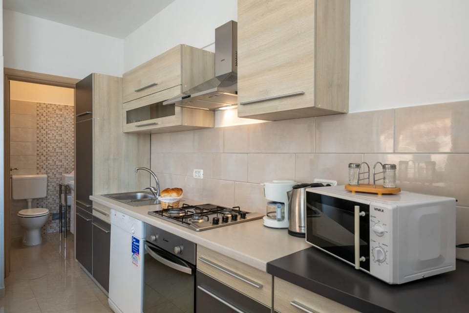 Toilet, Bathroom, Coffee/tea facilities, dishwasher, minibar, pet friendly, stove, kitchen