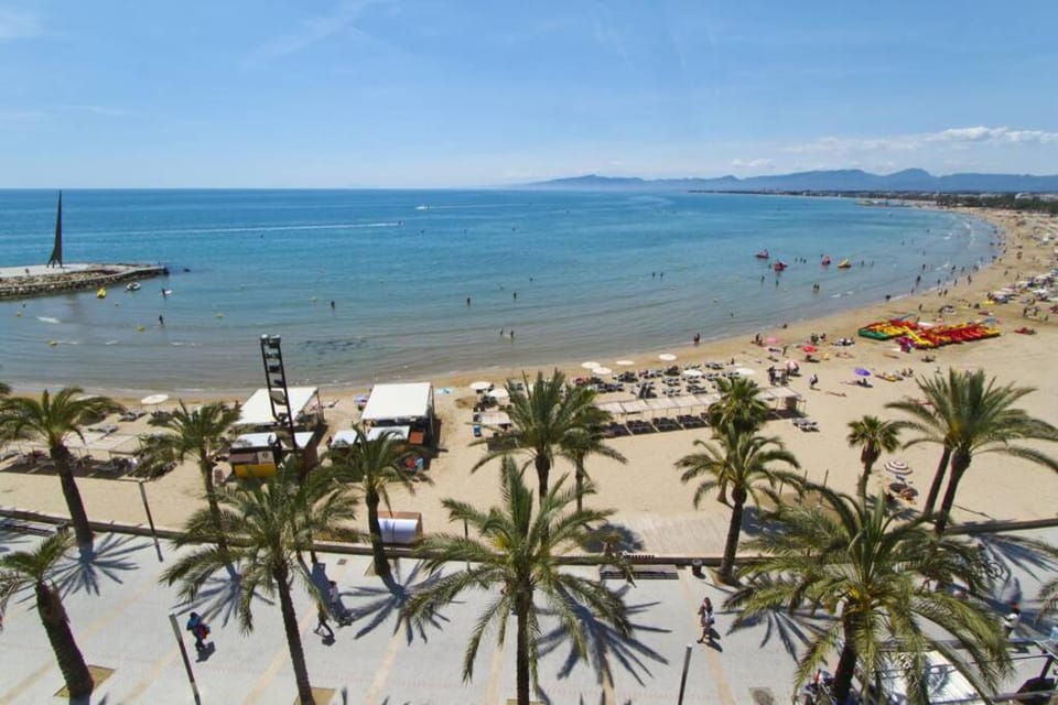Primera linea de mar. Apartamento turístico Salou Apartment in Salou