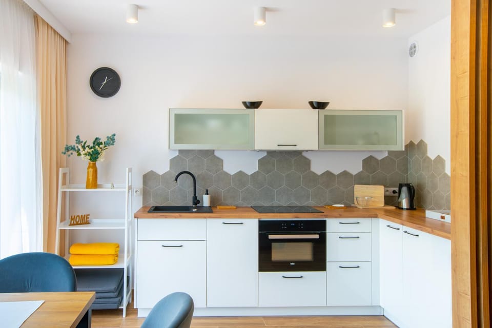 Kitchen or kitchenette, Communal kitchen