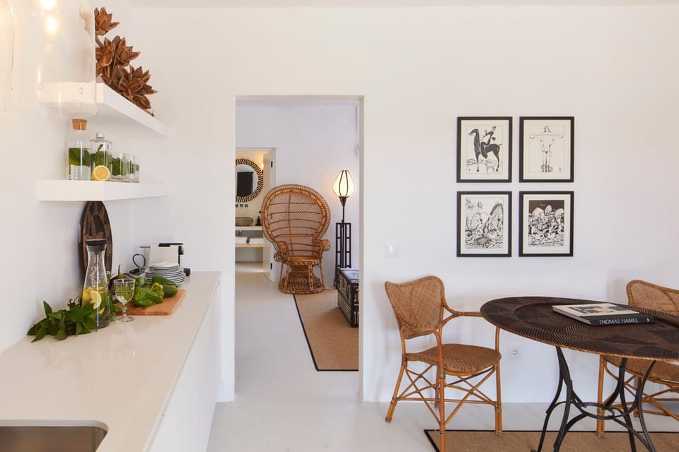 Kitchen or kitchenette, Living room
