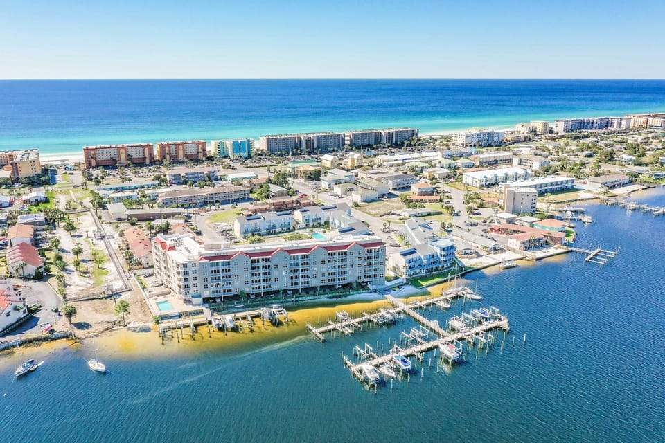 Bayfront Okaloosa Island Condo with Beach Boardwalk! Apartment in Okaloosa Island
