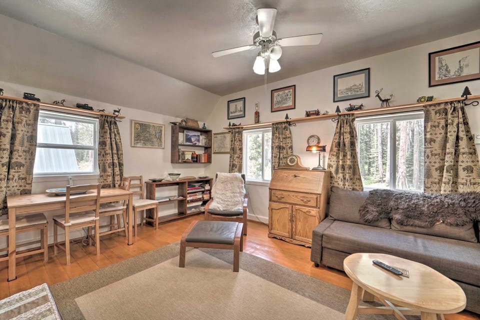 Half-Mi to Trails: Rustic Soda Springs Cabin! Cabin in Sierra Nevada