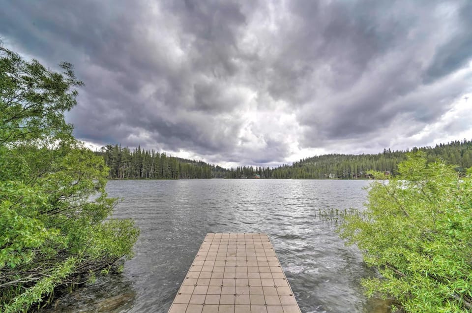 Half-Mi to Trails: Rustic Soda Springs Cabin! Cabin in Sierra Nevada