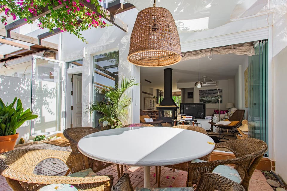 Garden, Dining area