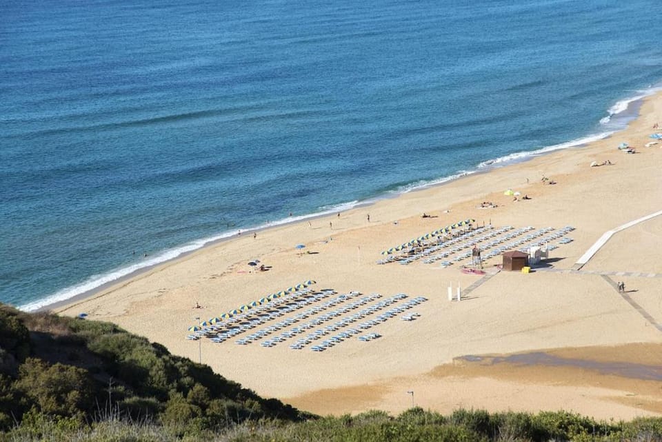 Nearby landmark, Natural landscape, sunbed