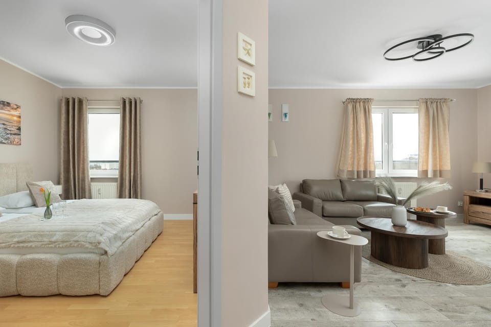 Bed, Living room, Photo of the whole room, Seating area, Bedroom