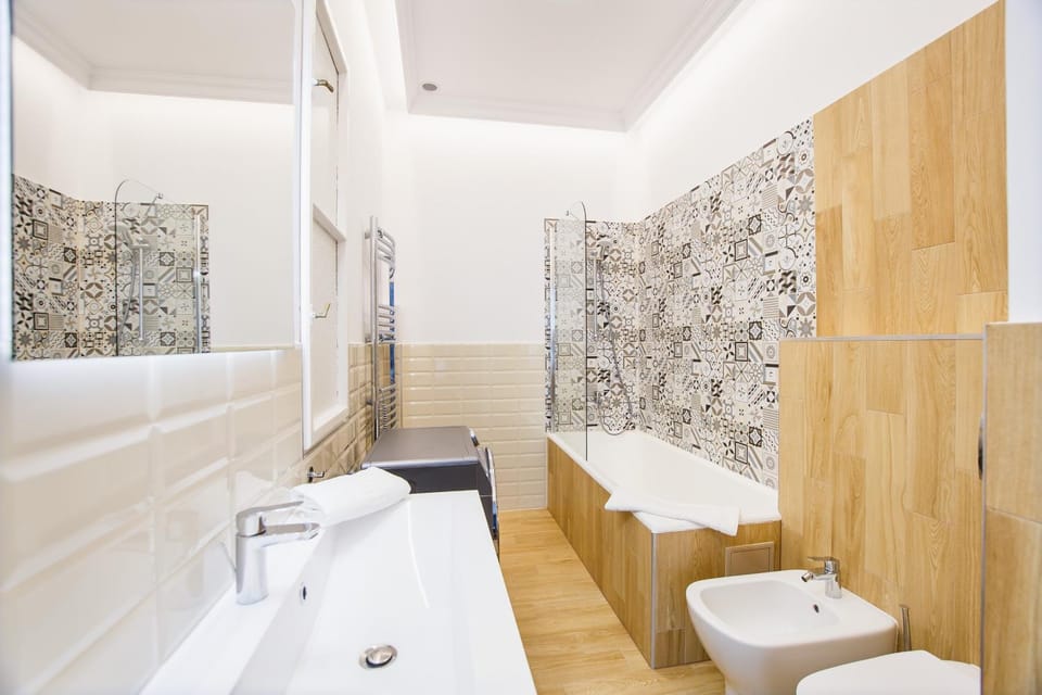 Bathroom, Bath