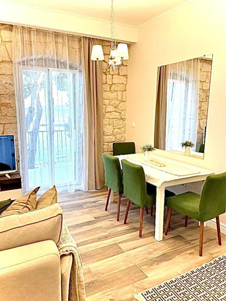 Apartment Pupa Apartment in Brela