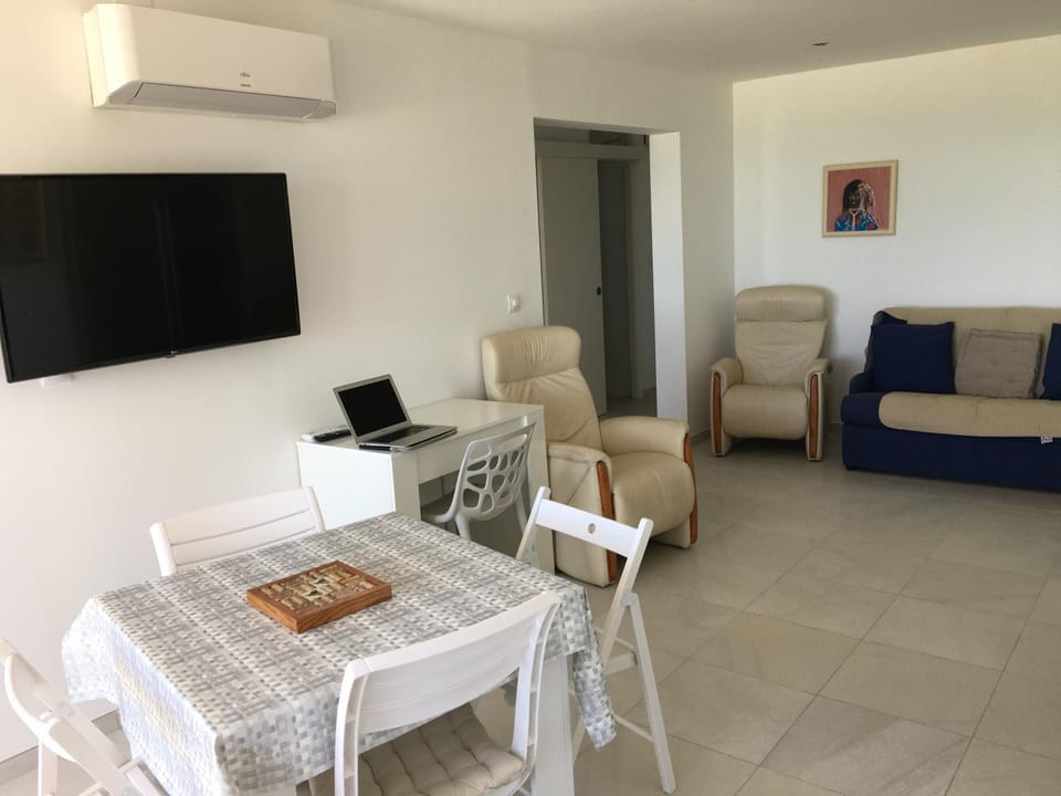 Communal lounge/ TV room, Seating area