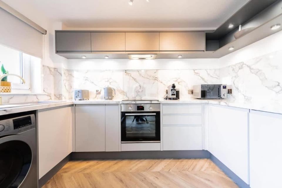 Hame by the Sea Apartment in England