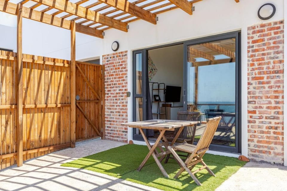 Natural landscape, View (from property/room), Balcony/Terrace, Sea view