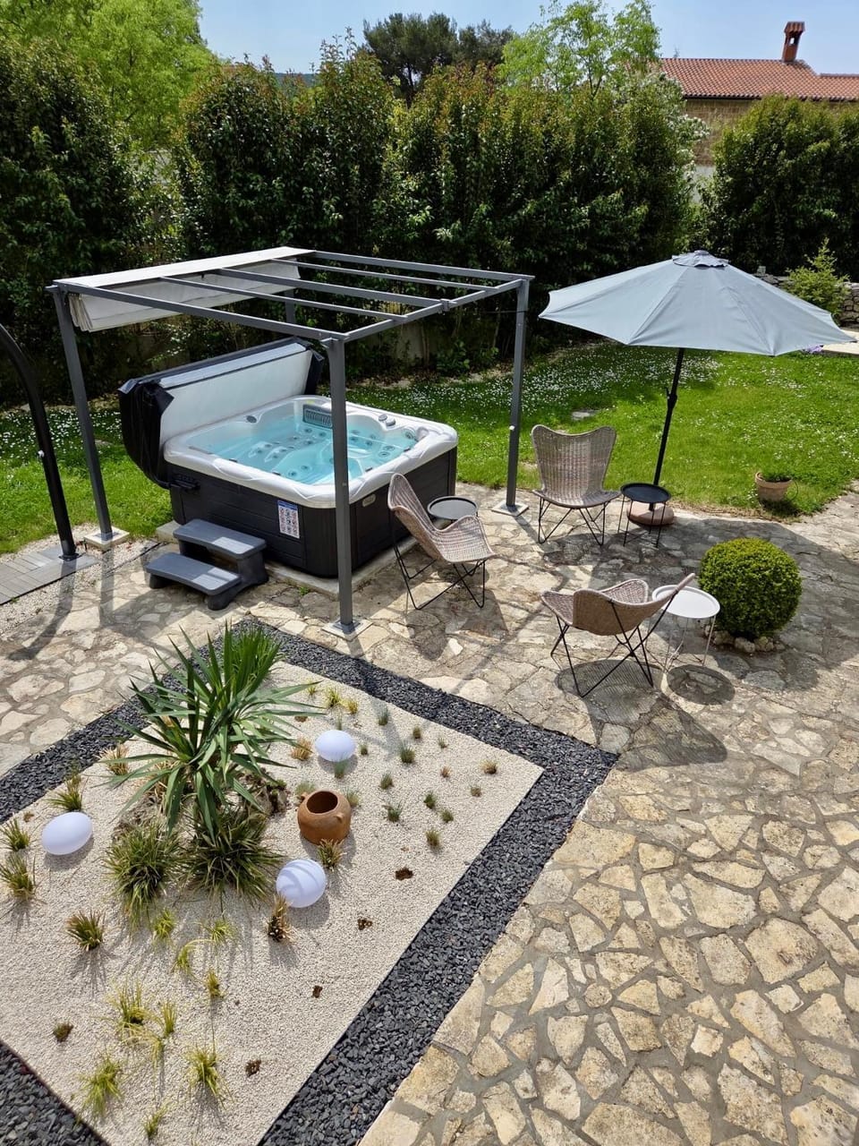 Stonehouse Ana with Jacuzzi Rovinj-Krmed House in Istria County