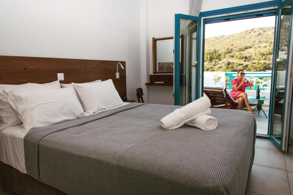 Bed, Balcony/Terrace, Photo of the whole room, Bedroom