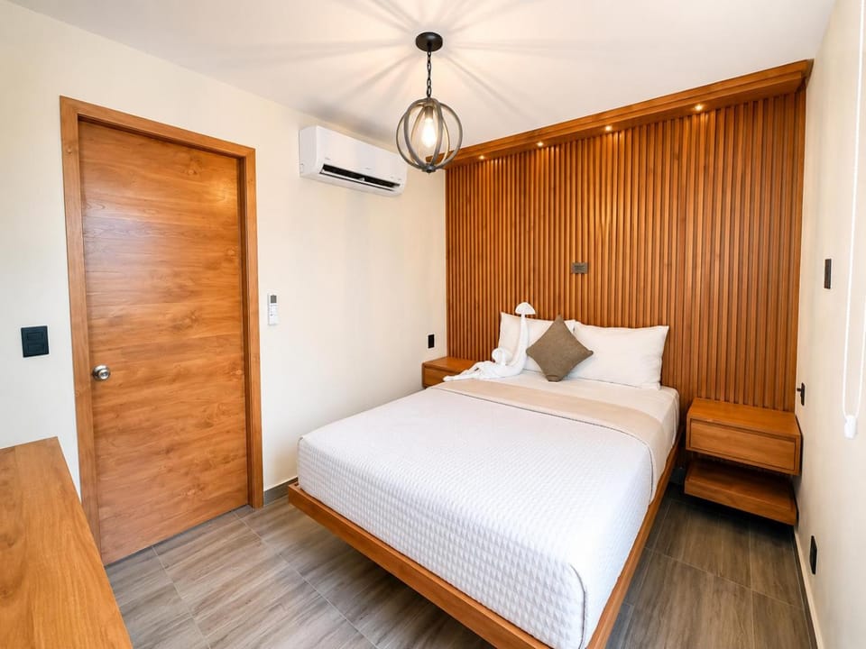 Ocean Breeze Condo 1 block F beach Apartment in Cabo San Lucas
