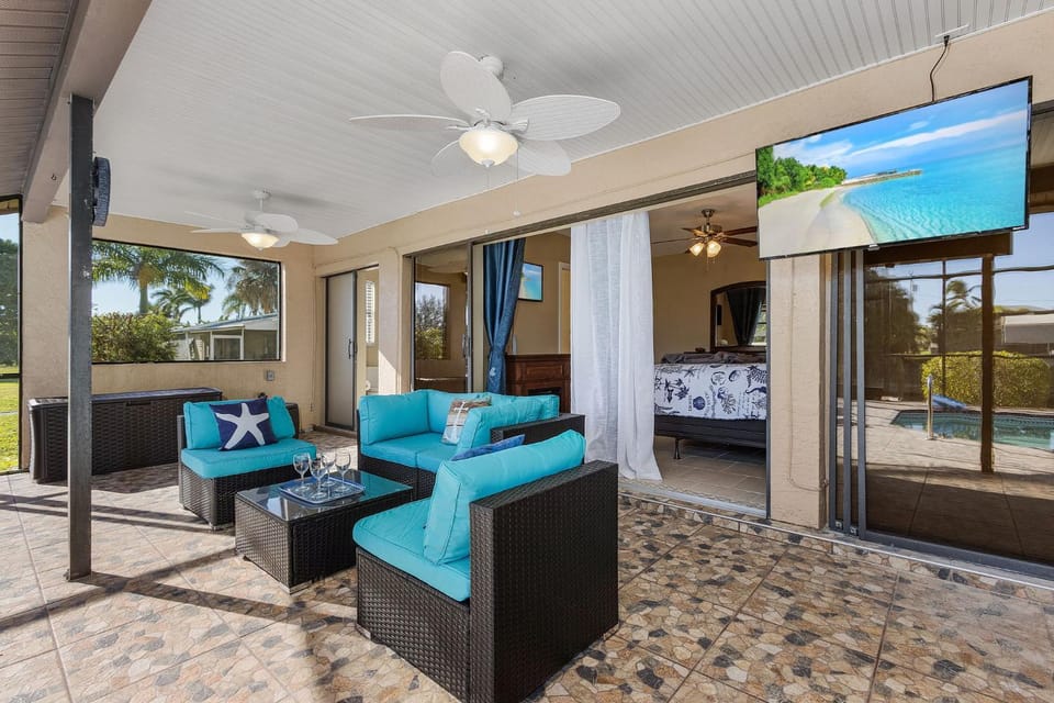 BRAND NEW RENTAL, Heated Pool, DIRECT Gulf access - Villa Bimini Breeze - Roelens Vacations House in Cape Coral