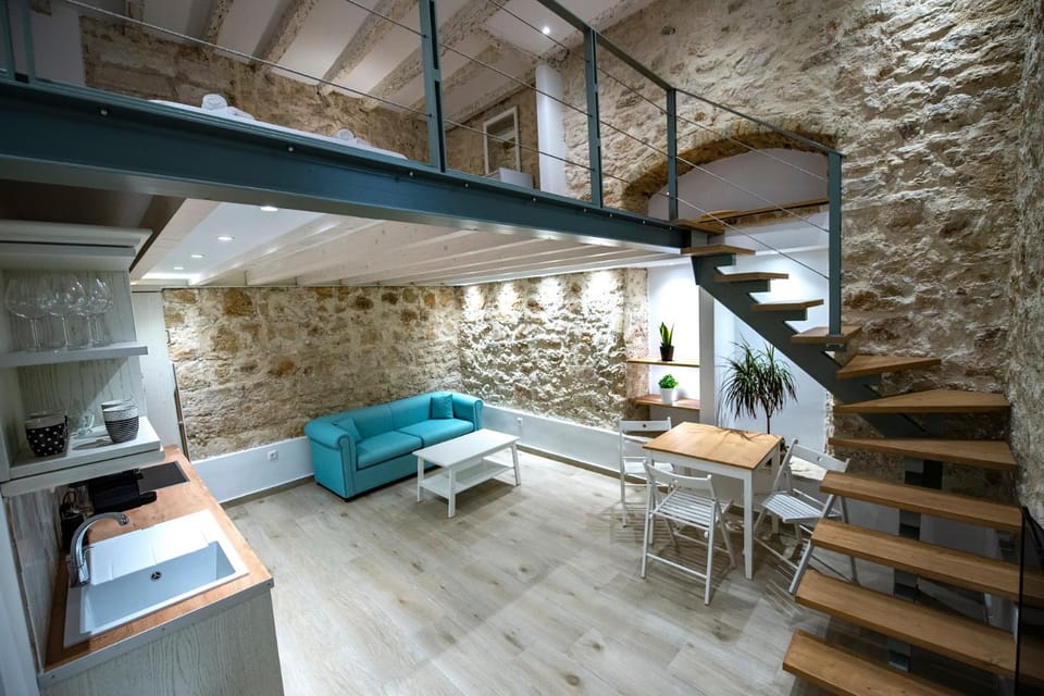 Kitchen or kitchenette, Living room