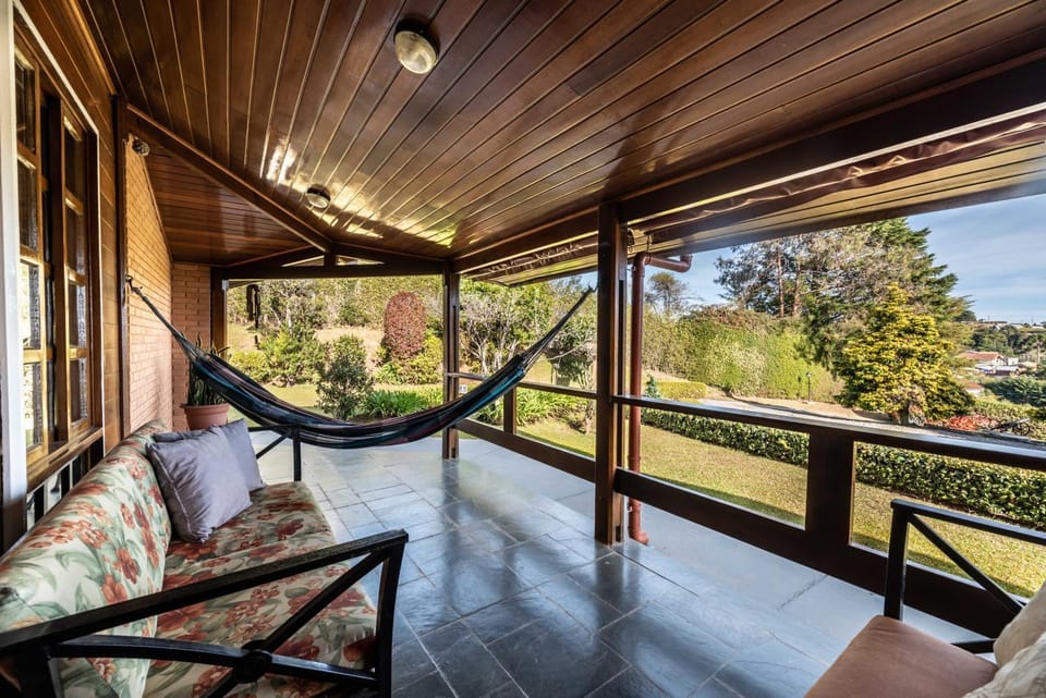 View (from property/room), Balcony/Terrace, City view, Garden view