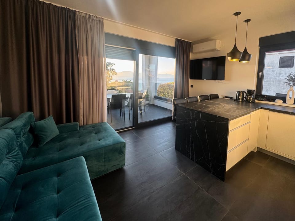 Golden Sunset 2 Apartment in Primorje-Gorski Kotar County