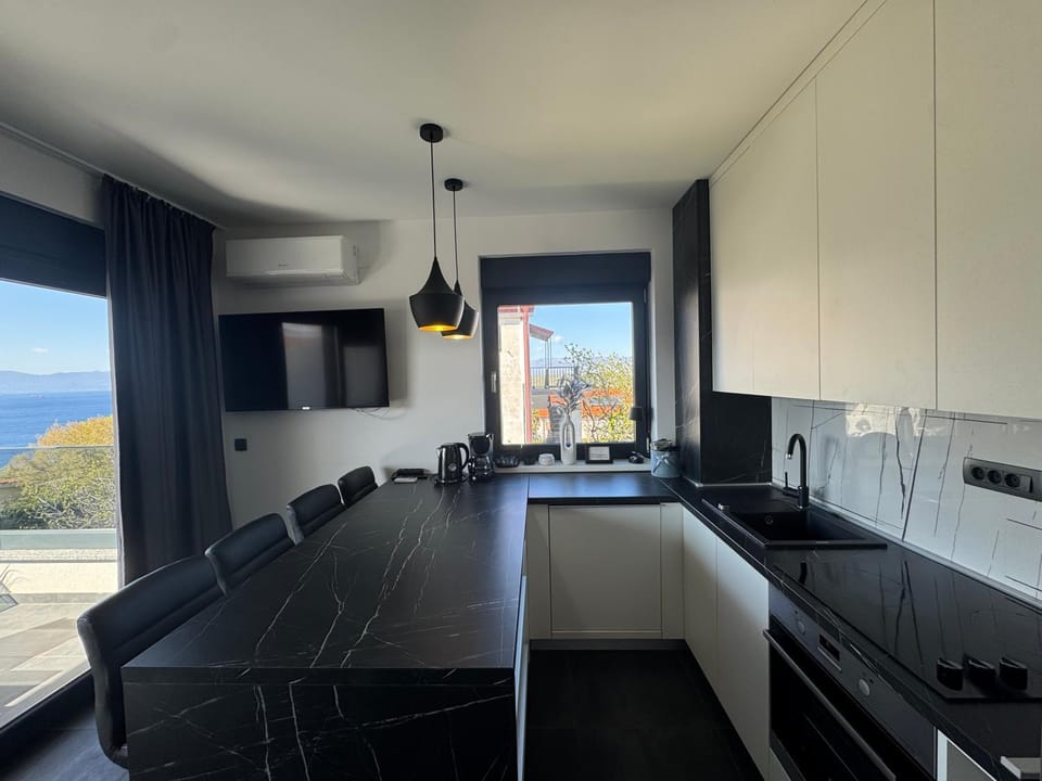 Golden Sunset 2 Apartment in Primorje-Gorski Kotar County