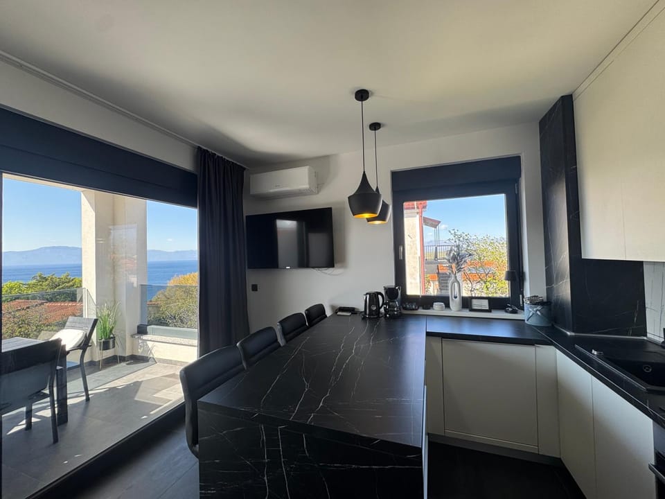 Golden Sunset 2 Apartment in Primorje-Gorski Kotar County