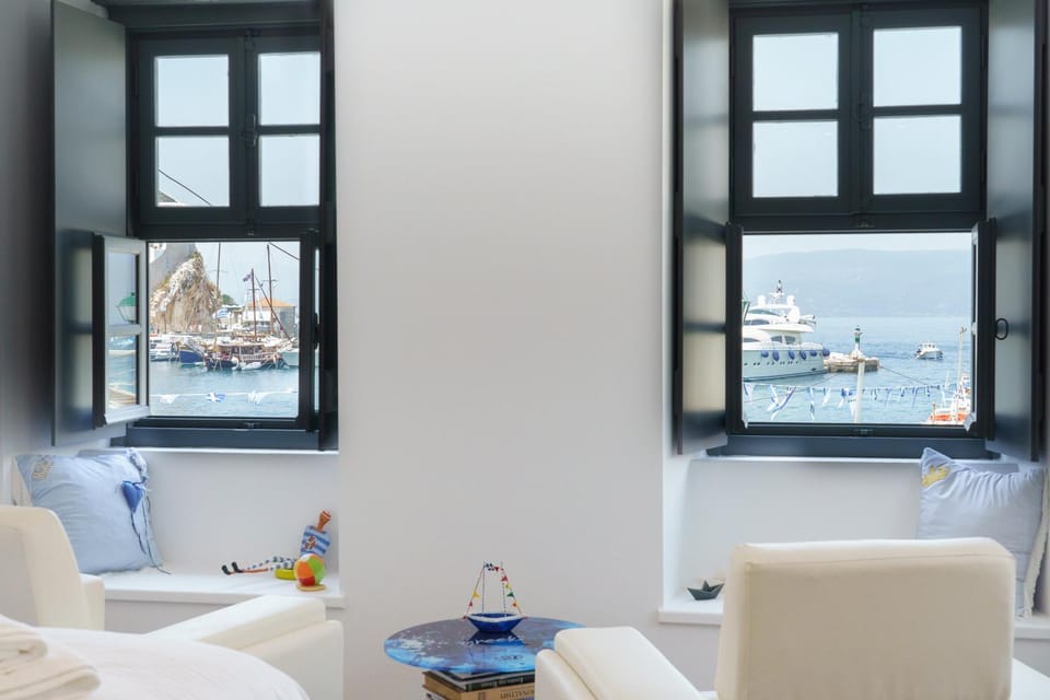 My Crown Suite, Hydra port Apartment in Islands