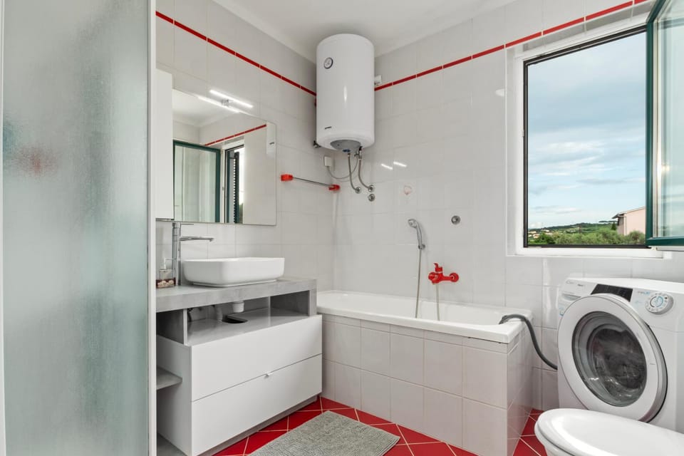 Bathroom, Bath, washing machine