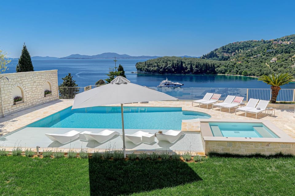 Shower, Natural landscape, Hot Tub, Pool view, Sea view, Swimming pool, sunbed