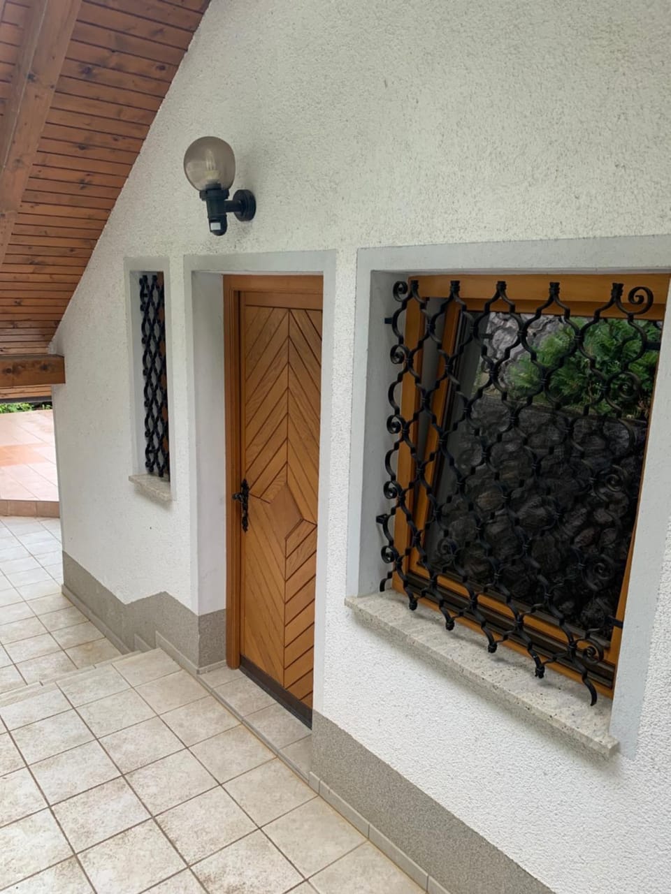 Facade/entrance