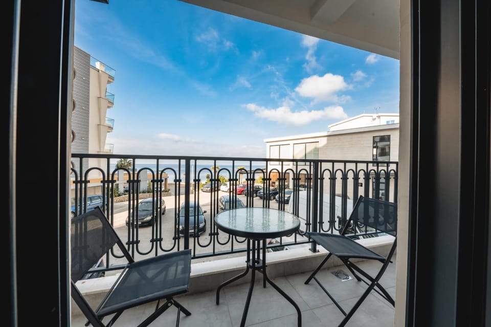 Patio, Day, View (from property/room), Balcony/Terrace, Seating area