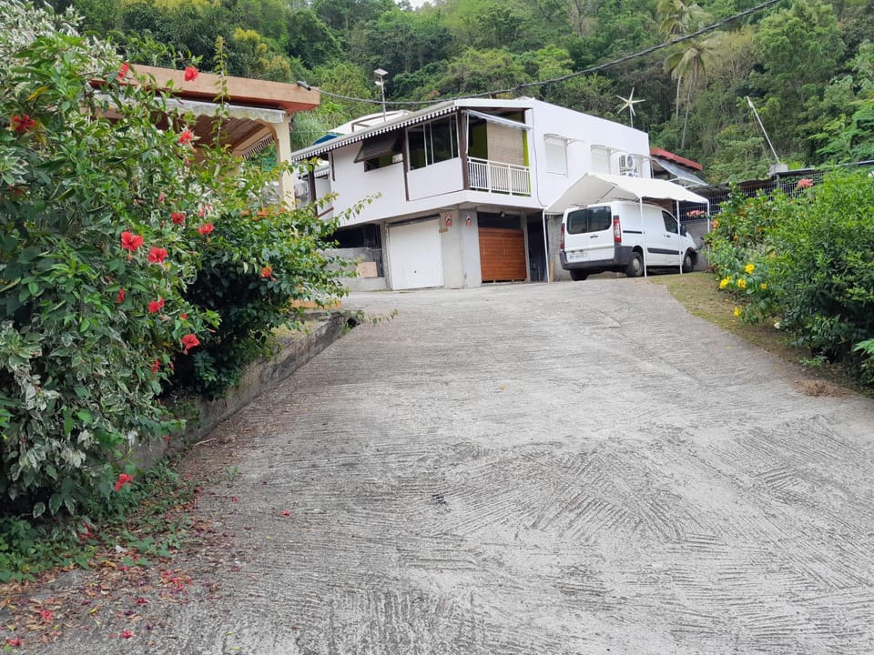 La Poulette amazonienne Chalet in Martinique