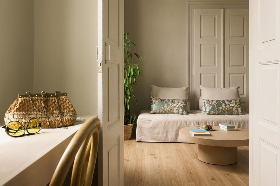 Living room, Seating area