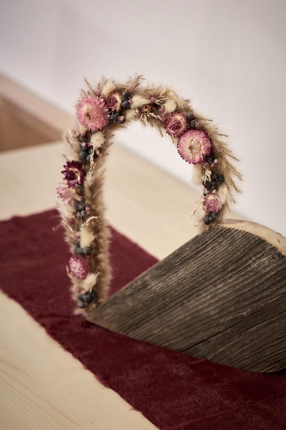 Photo of the whole room, Decorative detail