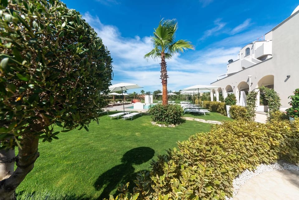 Property building, Spring, Day, Natural landscape, Garden, Garden, Garden view