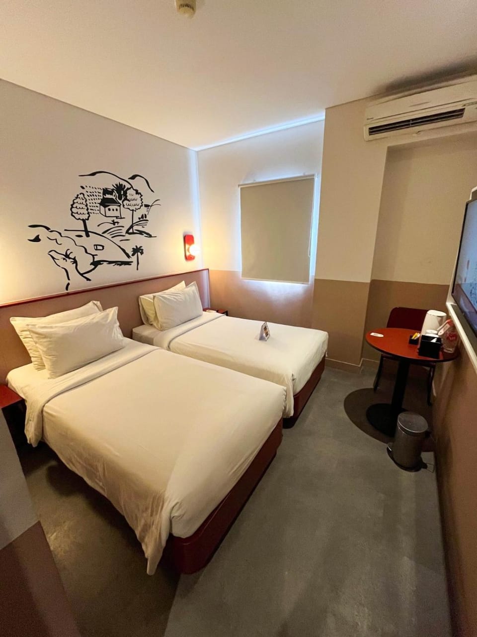 Bed, Photo of the whole room, Bedroom