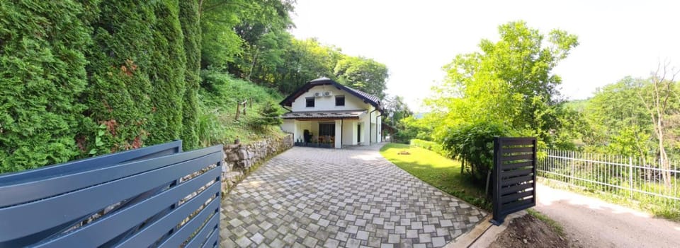 Villa DIAL Lohovo-dvoslap Villa in Federation of Bosnia and Herzegovina