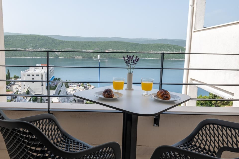 Balcony/Terrace, Sea view, Drinks