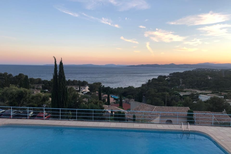 Apt With Swimming Pool 500m From The Beach Apartment in Saint-Raphael
